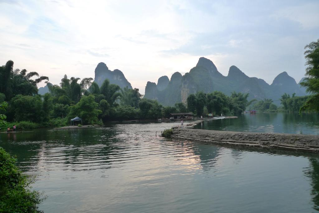 Dragon River Retreat Hotel Yangshuo Exterior photo